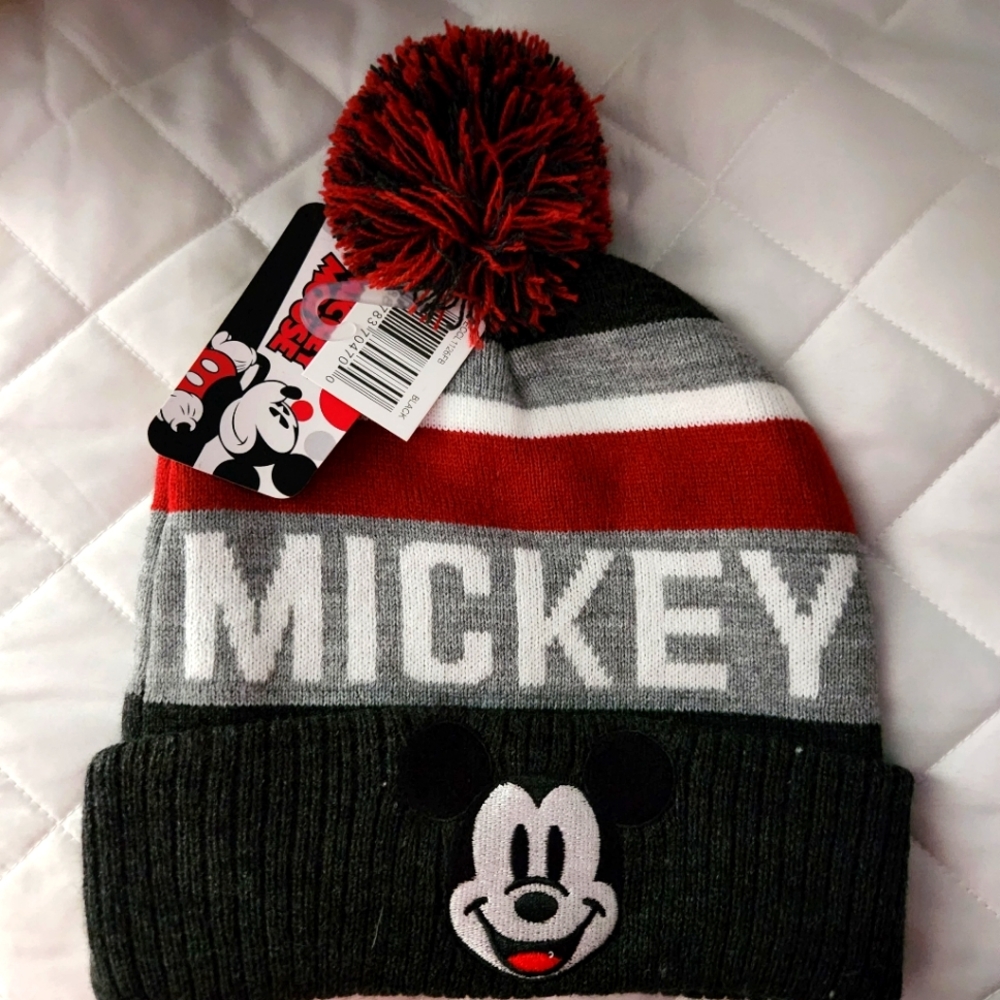 DISNEY MICKEY KNIT BEANIE HAT ONE SIZE NWT